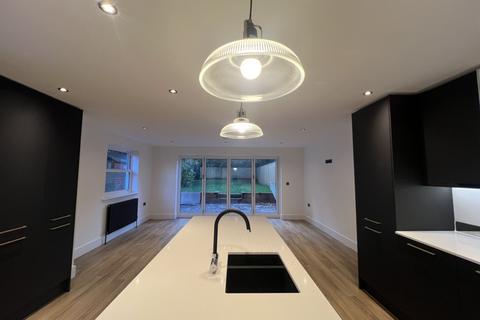 3 bedroom apartment to rent, Trinity Road, Folkestone, CT20