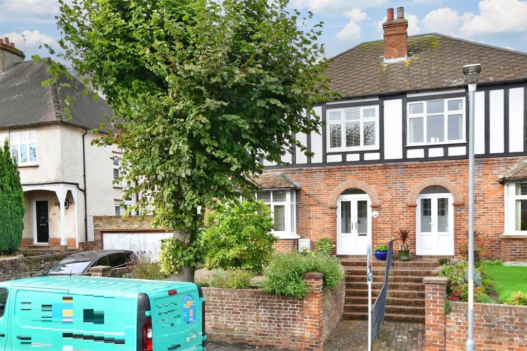 Borden Lane, Sittingbourne, Kent 3 bed semidetached house for sale £