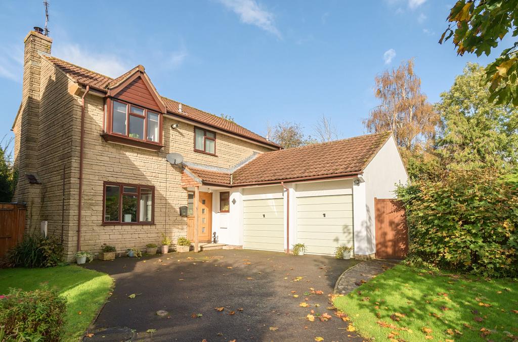 Southgate Drive, Wincanton BA9 4 bed detached house for sale £425,000