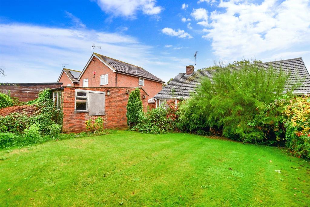 Greenhill Road, Greenhill, Herne Bay, Kent 2 bed detached bungalow for