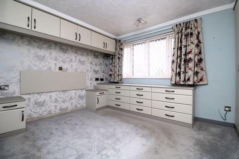 11 Brooking Close, Birmingham, B43 7TY