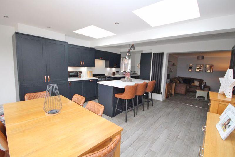 Kitchen photo 3
