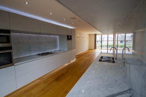 3 bedroom flat to rent, Eden Lodges, Chigwell