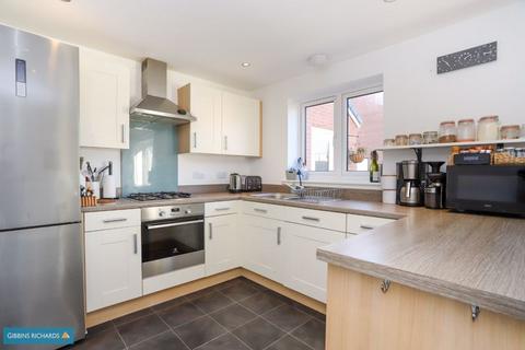 15 Knight Close, Monkton Heathfield, Taunton, TA2 8GJ