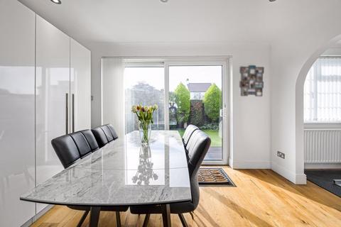 102 Westerham Drive, Sidcup, DA15 9NS