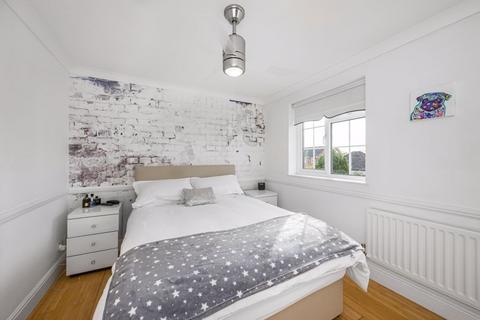 102 Westerham Drive, Sidcup, DA15 9NS