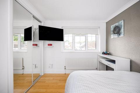 102 Westerham Drive, Sidcup, DA15 9NS