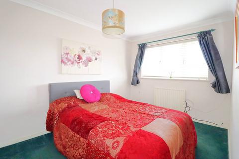 12 Chuters Close, Byfleet, West Byfleet, KT14 7QD