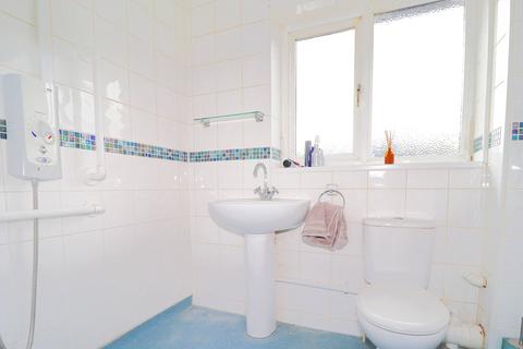 12 Chuters Close, Byfleet, West Byfleet, KT14 7QD
