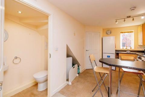6 Donington Grove, Wolverhampton, WV10 6EE