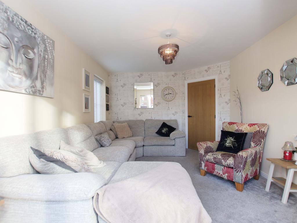 Worcester Court, Tonyrefail CF39 8JU 4 bed detached house for sale £