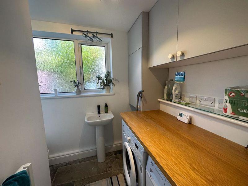 Utility/guest WC