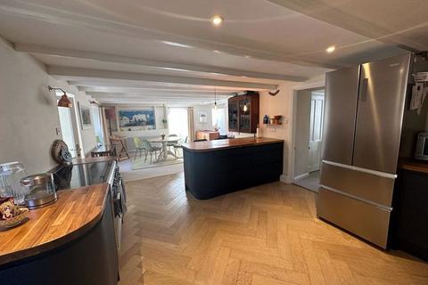 Bosvean School Hill, Shortlanesend, Truro, TR4 9DU