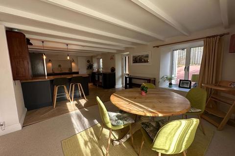 Bosvean School Hill, Shortlanesend, Truro, TR4 9DU