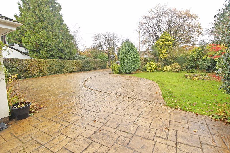 Driveway/Front...