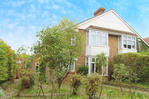 3 bedroom semi-detached house for sale - London Road, Langley