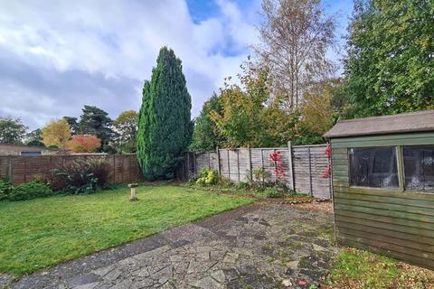 11 Heather Close, Whitehill, Bordon, GU35 9DU