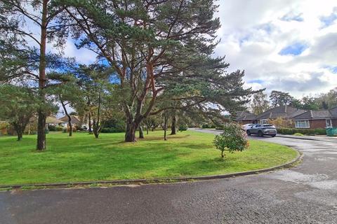 11 Heather Close, Whitehill, Bordon, GU35 9DU