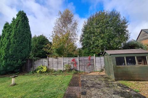 11 Heather Close, Whitehill, Bordon, GU35 9DU