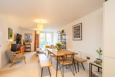 2 bedroom flat for sale, John Rennie Road, Chichester