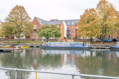 2 bedroom flat for sale, John Rennie Road, Chichester