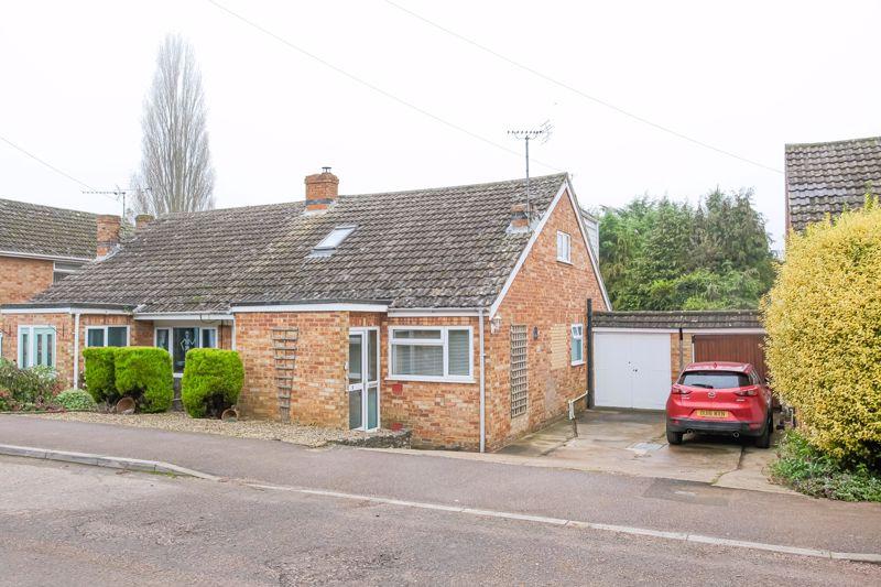 Austin Road, Bodicote Deceptively Spacious 4 bed semidetached house for sale £380,000