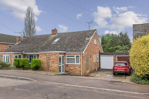 4 bedroom semi-detached house for sale, Austin Road, Bodicote - Deceptively Spacious - No Chain