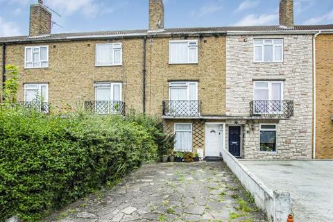 4 bedroom townhouse for sale, Doncaster Gardens, Northolt