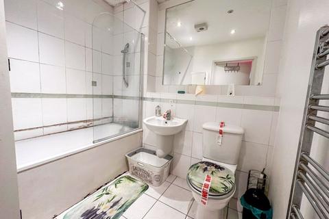 Flat 2, 42 Violet Road, London, E3 3QG