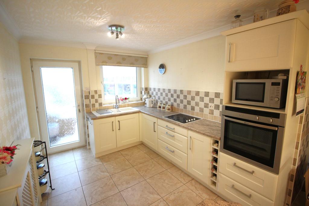 Settle Close, Bury, BL8 2 bed semidetached bungalow for sale £295,000