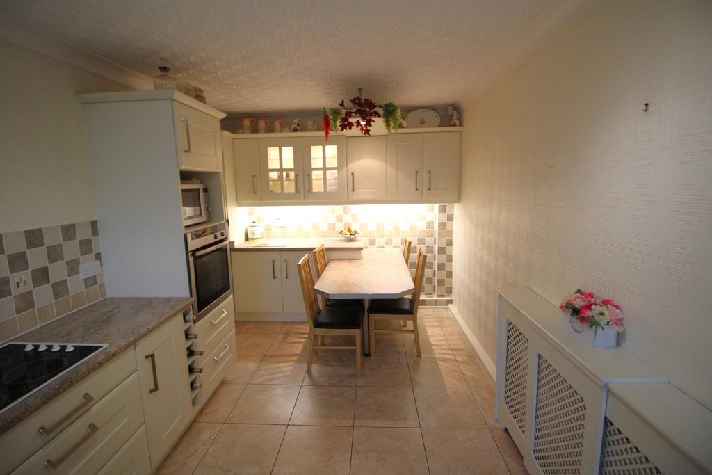 Settle Close, Bury, BL8 2 bed semidetached bungalow for sale £295,000