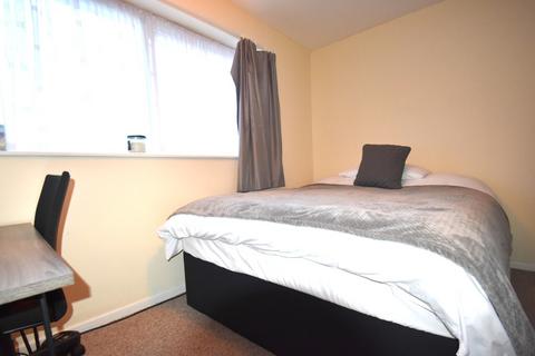 3 bedroom apartment for sale, South Park, Gerrards Cross, Buckinghamshire, SL9
