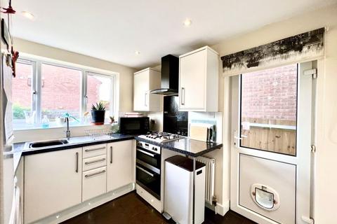 4 bedroom semi-detached house for sale - St Nicholas Close, Calne SN11