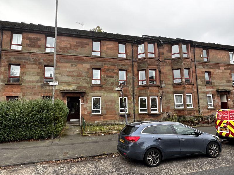 Dumbarton Road, Scotstoun 3 bed apartment £1,100 pcm (£254 pw)