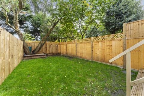 3 bedroom end of terrace house for sale, Muschamp Road, Carshalton