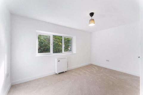 3 bedroom end of terrace house for sale, Muschamp Road, Carshalton