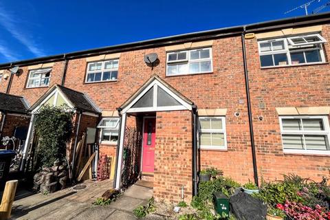 2 bedroom terraced house to rent, Old Brewery Close, Aylesbury