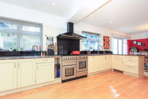 1 Roughdown Avenue, Hemel Hempstead, HP3 9BH
