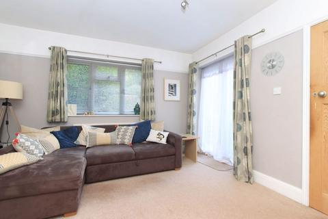 1 Roughdown Avenue, Hemel Hempstead, HP3 9BH