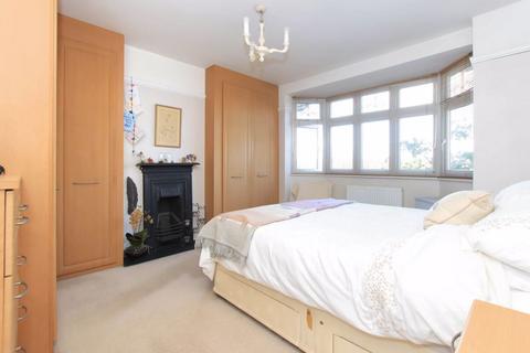 1 Roughdown Avenue, Hemel Hempstead, HP3 9BH