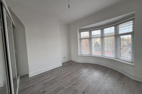 3 bedroom terraced house to rent, Warbreck Moor, Liverpool