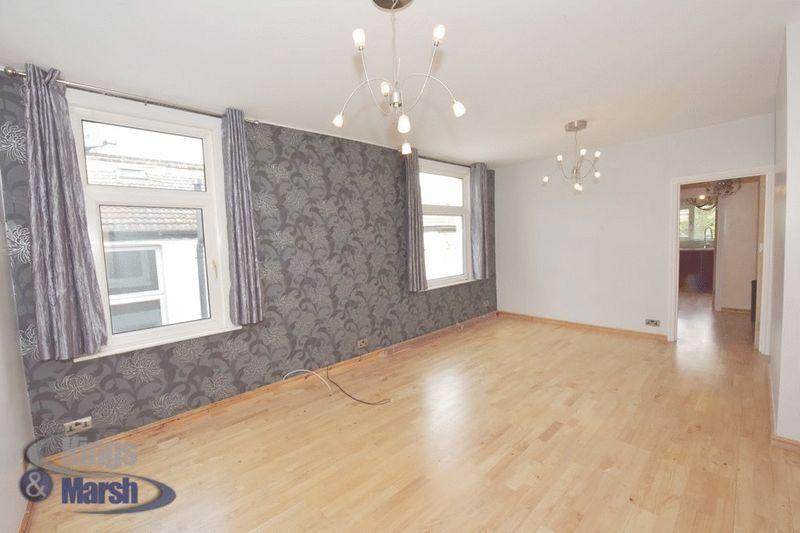 2455 Dunstan Rd Dunstans Road,East Dulwich, London 3 bed apartment - £2,499 pcm (£577 pw)