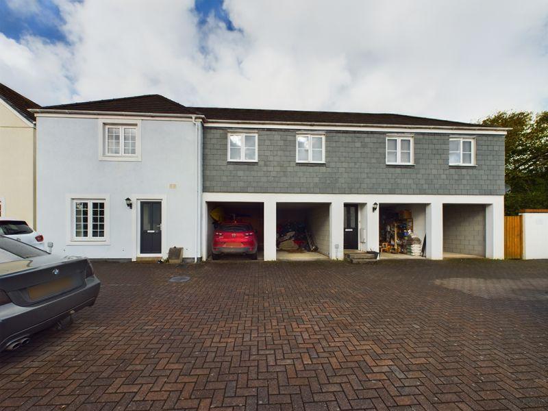 Round Ring Gardens, Penryn 2 bed coach house for sale £255,000