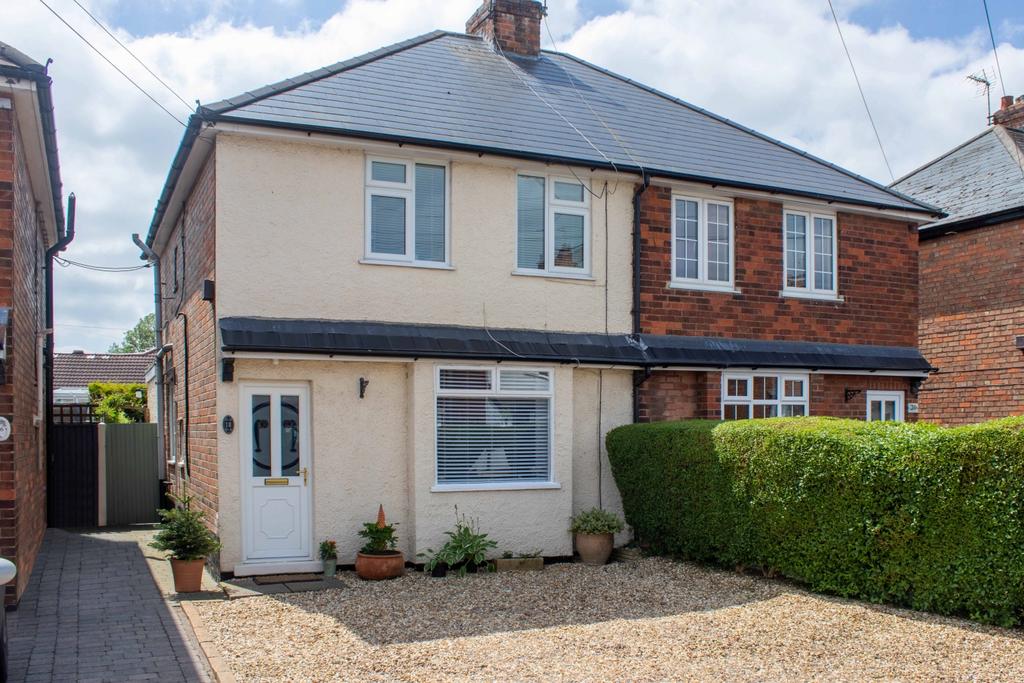 Grange Avenue, Breaston, Derbyshire... 2 bed semidetached house for
