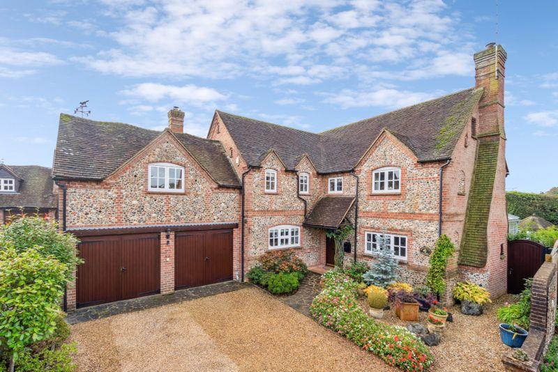 Country Lane, Great Kingshill HP15 4 bed detached house for sale £