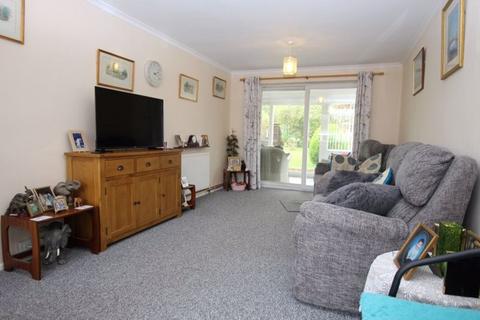 2 bedroom detached bungalow for sale - KIDLINGTON Cromwell Way