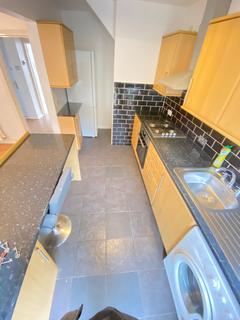 3 bedroom terraced house to rent, Pasteur Gardens, London, N18