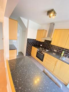 4 bedroom terraced house to rent, Pasteur Gardens, London, N18