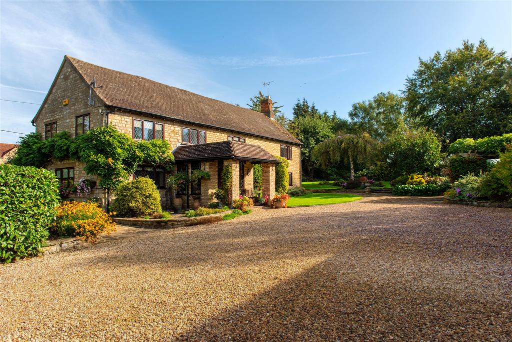Hillesden, Buckingham, Buckinghamshire, MK18 4 bed equestrian property