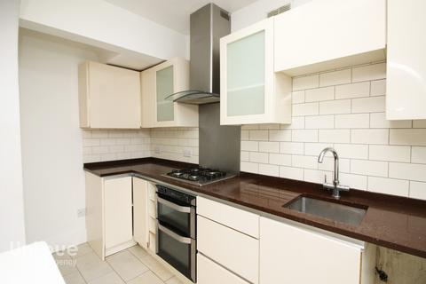 18 Maurice Grove, Blackpool, FY2 0QH